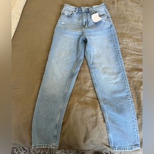 NWT Bershka Petite comfort fit mom jean in light blue from ASOS size 00 / EU 32